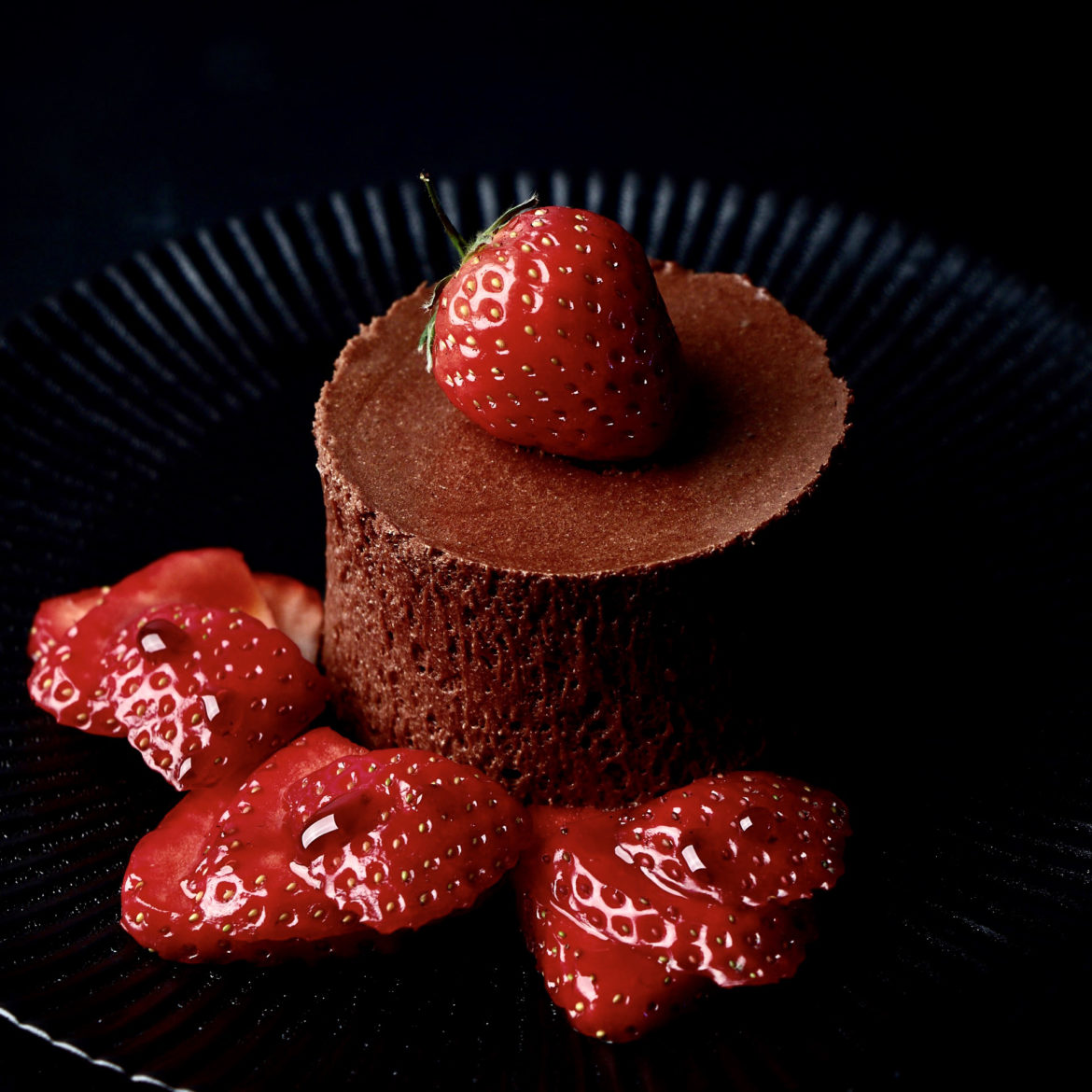 Mousse_au_Chocolat_Erdbeercarpaccio_1